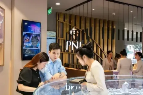 Khách đổ xô bán kim cương, PNJ đã phải chi hơn 7.000 tỷ đồng để mua lại