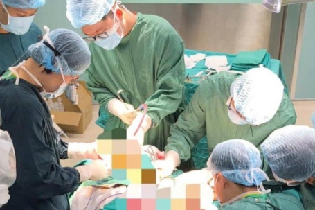 Người đàn ông phát hiện ung thư hàm mặt sau 3 tháng nổi u ở má: Bác sĩ cảnh báo dấu hiệu không nên chủ quan