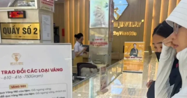 "Bạc mặt" vì vàng, kim cương