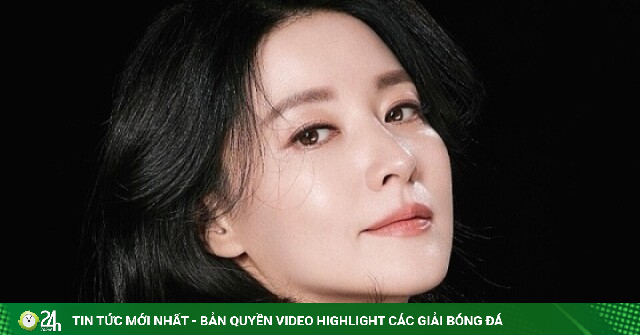 Cách Lee Young Ae giữ làn da trắng sáng ở tuổi 55