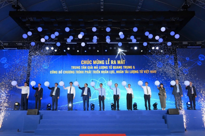 Nam A Bank đồng hành cùng Trường Đại học Quang Trung ra mắt Trung tâm giải mã lượng tử.