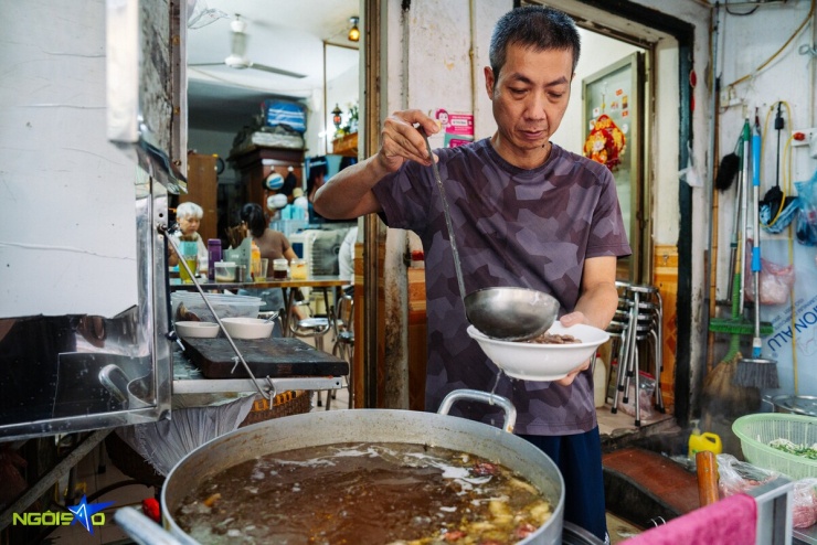 Quán phở Hà Nội 23.000 đồng một bát, 7 năm không tăng giá - 5