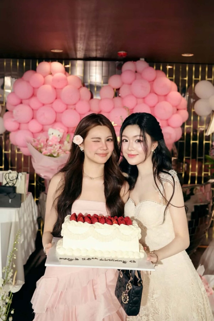 Quyền Linh làm tiệc trên du thuyền mừng sinh nhật con gái - 2