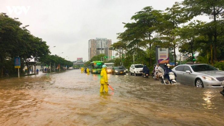 Sau hơn 4 tháng triển khai các dự án thoát nước khẩn cấp, nhiều điểm úng ngập từng gây ảnh hưởng nghiêm trọng đến giao thông và đời sống người dân đã được kiểm soát tốt hơn. 