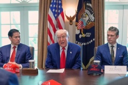 Cuộc họp khẩn khiến Tổng thống Donald Trump cân nhắc 'đánh lớn' Iran