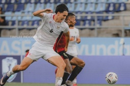 Video bóng đá Timor Leste - Indonesia: Bước ngoặt thẻ đỏ, choáng váng 8 phút 3 bàn (AFF Cup)