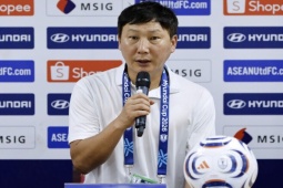 Họp báo ĐT Việt Nam - Singapore: Thầy Kim tiết lộ lý do thay Đình Bắc (AFF Cup)
