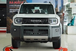 Với 1,2 tỷ đồng khách hàng Việt nhận được gì từ mẫu xe Land Cruiser FJ