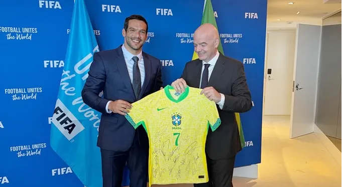 Chủ tịch Liên đoàn bóng đá Brazil Samir Xaud và Chủ tịch FIFA Gianni Infantino