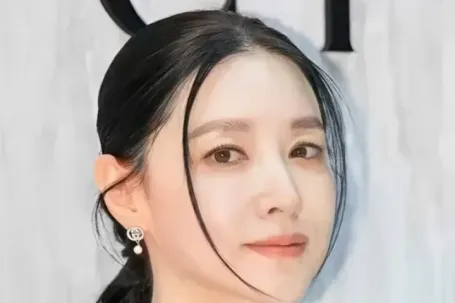 Không sánh được Lee Young Ae ở tuổi 55
