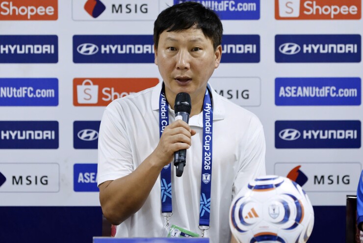 Họp báo ĐT Việt Nam - Singapore: Thầy Kim nói gì khi thay Đình Bắc (AFF Cup)? - 1