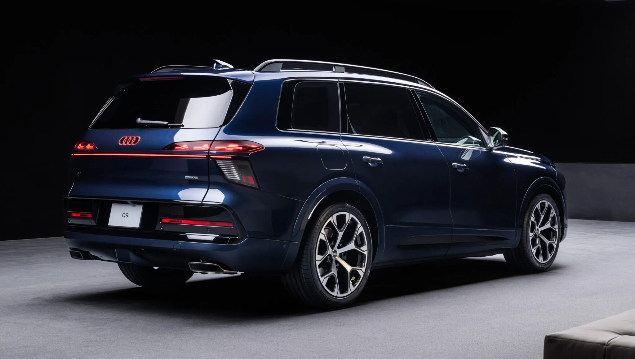 Một mẫu SUV cỡ lớn vượt trên kích thước tiêu chuẩn của Q7.