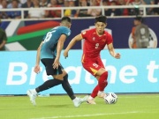 Đình Bắc bị HLV Kim Sang Sik thay ra sớm, cảnh báo dàn sao ĐT Việt Nam ở AFF Cup (Clip Tin nóng)