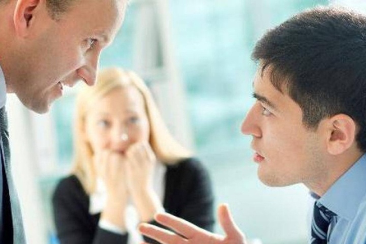 Cảm thấy sếp không còn trọng dụng? Đừng vội nghỉ việc, người khôn ngoan thường làm 3 điều này trước