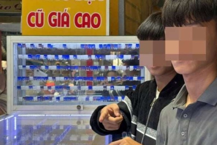Hai thiếu niên hư đột nhập ô tô, trộm trang sức trị giá hơn nửa tỷ đồng rồi bán rẻ lấy 1,7 triệu đồng