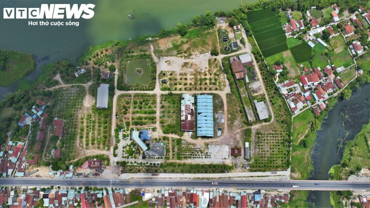 Theo UBND xã Bình Khê (tỉnh Gia Lai), Nhà máy Đường Bình Định (thuộc Cty CP Đường Bình Định- BISUCO) nằm tại km 52 trên tuyến QL19, tiếp giáp dòng sông Kôn được UBND tỉnh Bình Định (cũ) điều chỉnh và cho thuê gần 9 ha đất vào năm 2004 để xây dựng dây chuyền sản xuất mía đường.