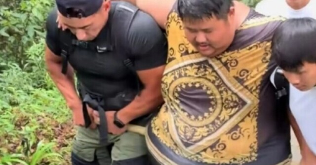 Video TikToker nặng 171Kg ngất khi leo núi khiến dân mạng tranh cãi