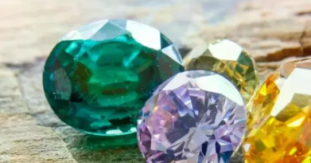 Nhập khẩu đá quý, kim loại quý tăng đột biến