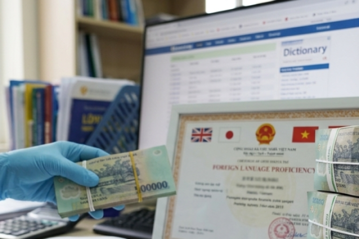 Cán bộ có thể được hỗ trợ hàng tháng 300% lương nếu biết một trong các ngoại ngữ sau