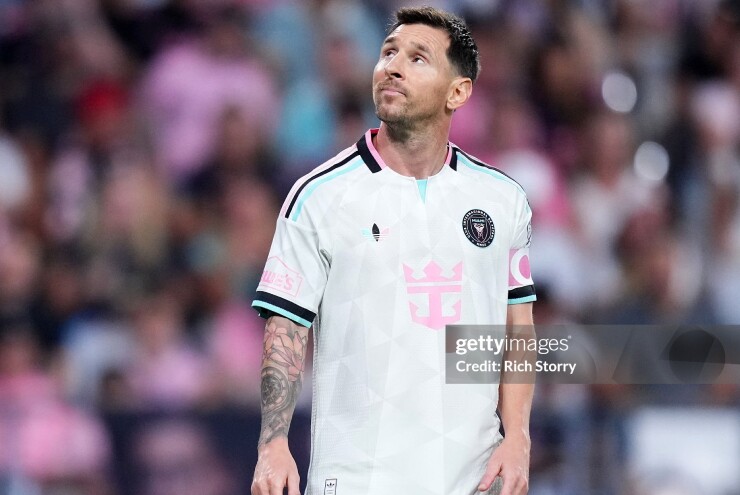 Messi gây tiếc nuối ở trận tái xuất: Suarez lập siêu phẩm, Casemiro hóa "tội đồ"