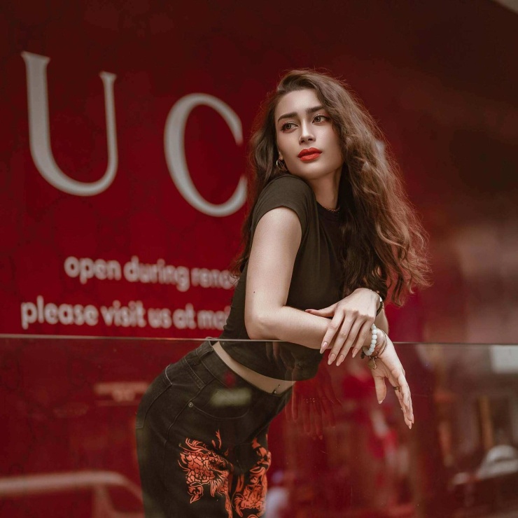 Học vấn và nhan sắc đời thường gây sốt của tân Miss Grand Vietnam 2026 - 8