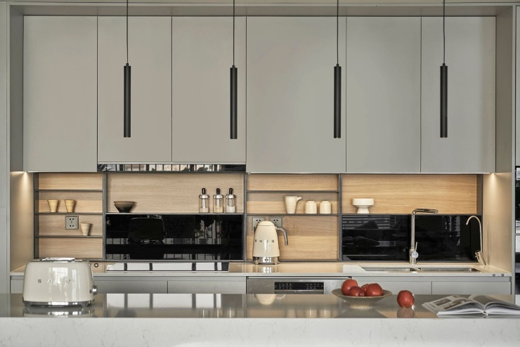 Các dụng cụ bếp của chị Anh Thư - bà chủ của một thương hiệu ẩm thực. Chị Thư rất mê nấu nướng các món ăn để phục vụ chồng con.