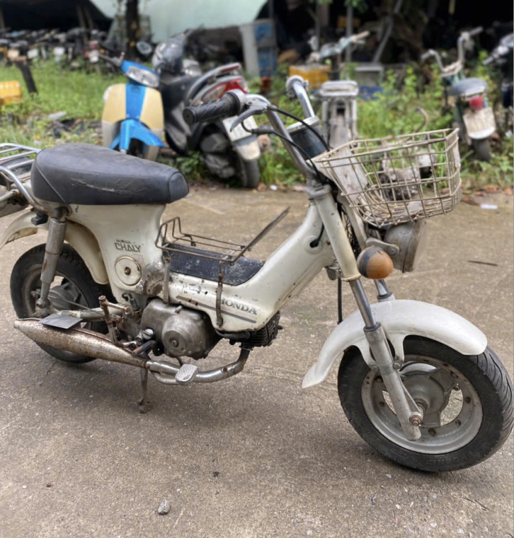 Chiếc Honda Chally cũ kỹ, xuống cấp theo thời gian