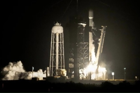 Tên lửa mất kiểm soát của SpaceX sắp lao vào Mặt trăng