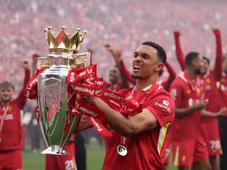 Tin mới nhất bóng đá tối 2/8: Alexander-Arnold được khuyên trở lại Anh, có thể tái hợp Liverpool