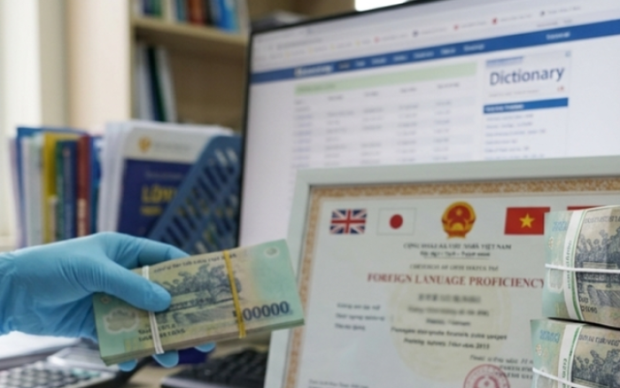 Cán bộ có thể được hỗ trợ hàng tháng 300% lương nếu biết một trong các ngoại ngữ sau