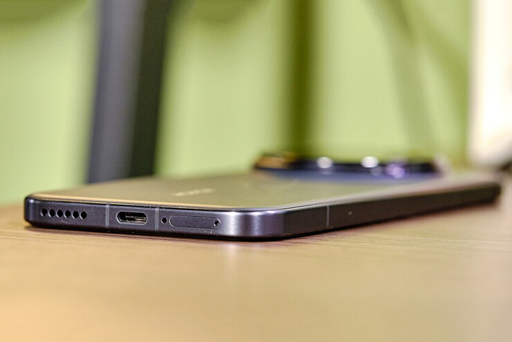 Smartphone với pin silicon-carbon xuất hiện ngày càng nhiều.
