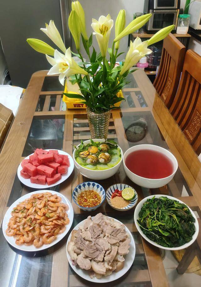 Gợi ý 6 mâm cơm gia đình 'đãi con' trước khi mùa hè kết thúc - 1