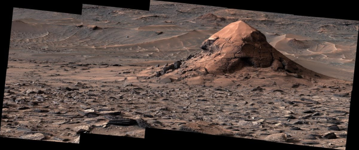 Tàu thám hiểm Curiosity của NASA đã chụp ngọn đồi phủ cát này, được đặt biệt danh là “Miraflores”, ước tính cao khoảng 6 mét, vào ngày 11/6/2026. Khu vực xung quanh là "biển đa giác". Ảnh: NASA/JPL-Caltech/MSSS