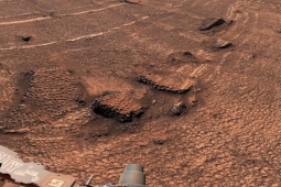 NASA phát hiện ‘biển đa giác’ bí ẩn trên sao Hoả