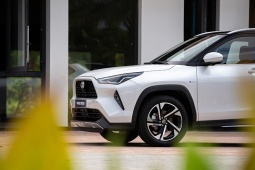 Giá xe Toyota Yaris Cross lăn bánh tháng 8/2026, ưu đãi 50% phí trước bạ