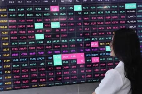 Chứng khoán sau cú rơi mạnh nhất từ đầu năm: Tháng 8 có 'dễ thở' hơn?