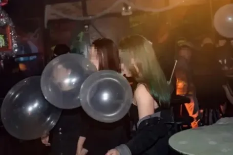 Chính phủ đề xuất cấm kinh doanh 'khí cười'