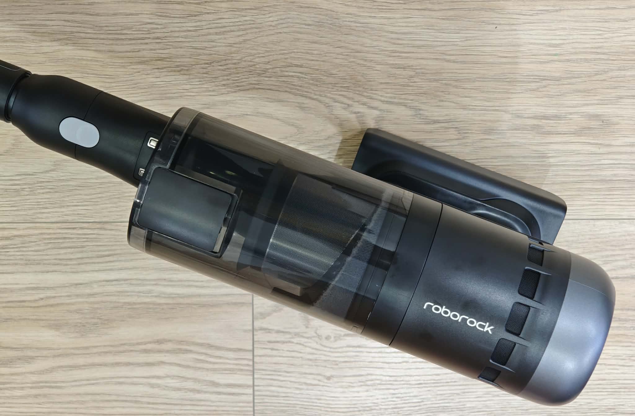 Roborock H60 Hub Ultra: Máy hút bụi công suất tới 210W và đổ rác thông minh - 2