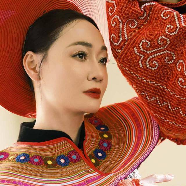 Vẻ đẹp rực rỡ ở đời thực của 'mẹ chồng' - NSƯT Quách Thu Phương - 4