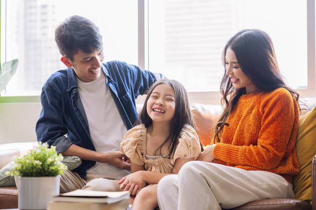 Một trong những giá trị quan trọng nhất của giáo dục tự do là khuyến khích trẻ được bày tỏ quan điểm và suy nghĩ riêng. Ảnh minh họa