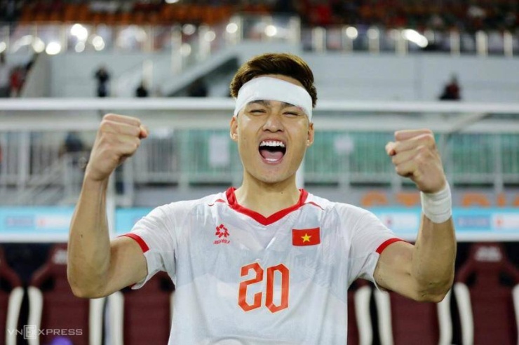 Trung vệ Việt Nam Bùi Hoàng Việt Anh ăn mừng sau trận thắng Indonesia 3-0 ở ASEAN Cup 2026, trên sân Pakansari, Bogor, Indonesia ngày 3/8/2026. Ảnh: Đức Đồng