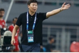 Dư âm Indonesia 0-3 Việt Nam: Người hâm mộ đồng loạt xin lỗi HLV Kim Sang Sik