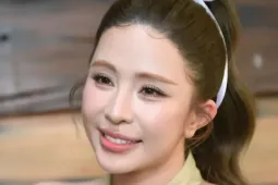 Diễn viên Quỳnh Nga: ‘Chưa muốn sinh con ở tuổi 38’