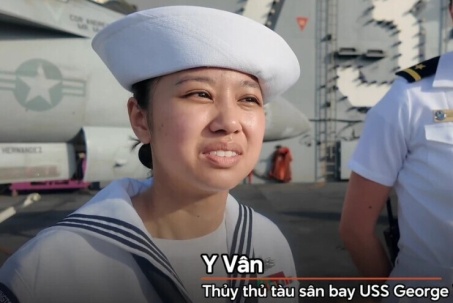 Trò chuyện cùng các thủy thủ gốc Việt làm việc trên tàu sân bay USS George Washington