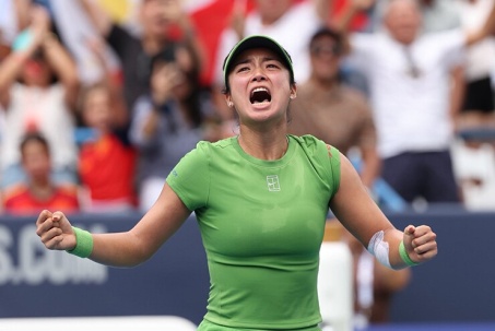 Nóng nhất thể thao tối 4/8: Alex Eala vào top 20 thế giới, Sabalenka áp lực ngôi số 1