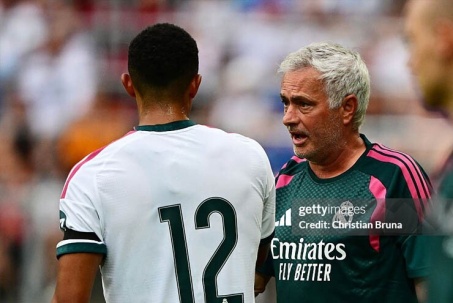 Tin mới nhất bóng đá chiều 4/8: Neymar úp mở khả năng giải nghệ