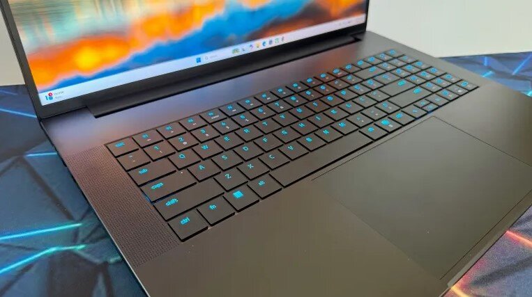 Bàn phím&nbsp;Razer Blade 18.
