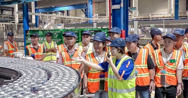 Đối tác của HEINEKEN Việt Nam ấn tượng với chương trình trải nghiệm nhà máy tại Đà Nẵng