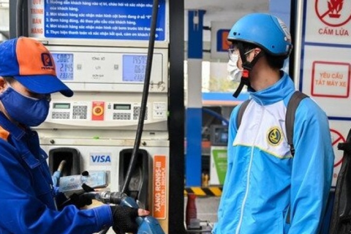 Giá xăng dầu hôm nay 5/8: Thế giới lao dốc, trong nước điều chỉnh vào ngày mai