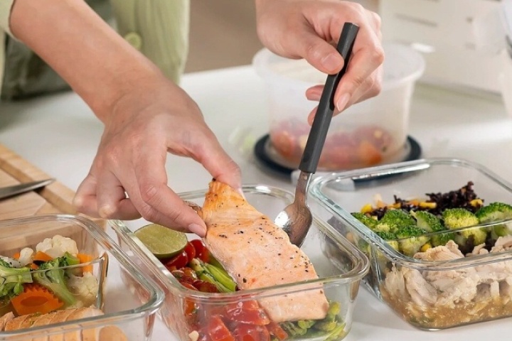 Vì sao ăn thực phẩm giàu đạm đầu bữa giúp giữ dáng sau tuổi 30?